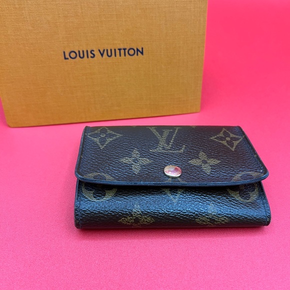 Authentic Louis Vuitton Monogram Key Holder - Picture 9 of 9